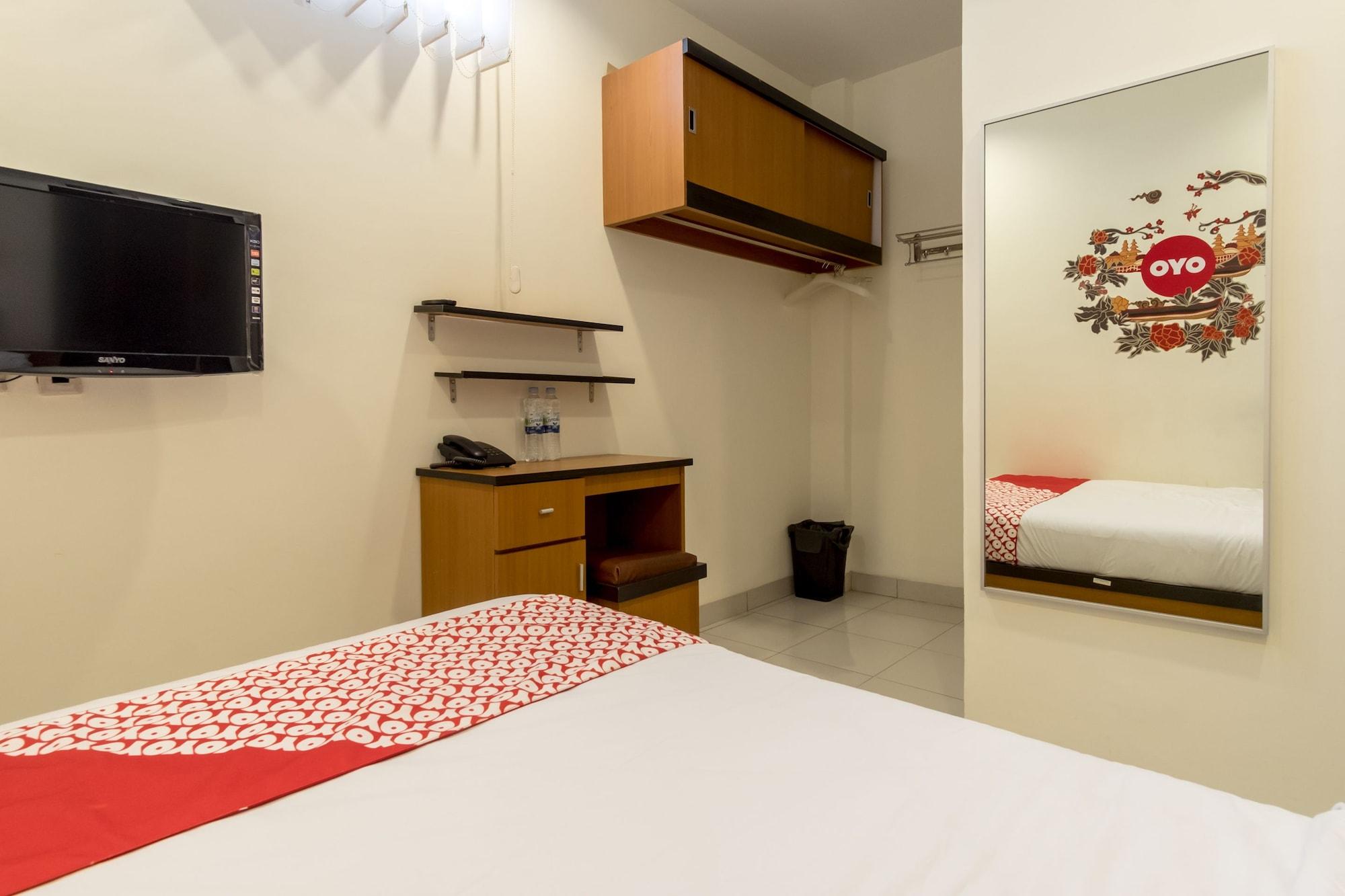 Oyo 294 Andrea Residence Syariah Medan Exteriör bild