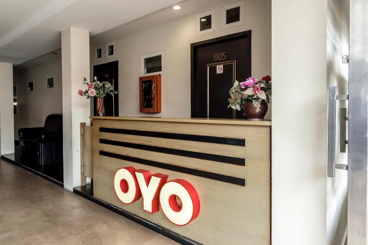 Oyo 294 Andrea Residence Syariah Medan Exteriör bild